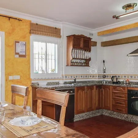 Amazing In With 3 Bedrooms, Wifi And Swimming Pool *
