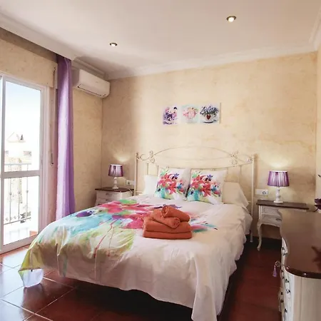 Tatil Evi Amazing In With 3 Bedrooms, Wifi And Swimming Pool Nerja
