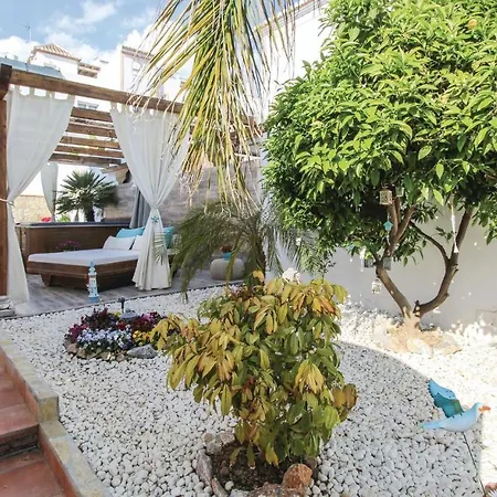 Amazing In With 3 Bedrooms, Wifi And Swimming Pool *