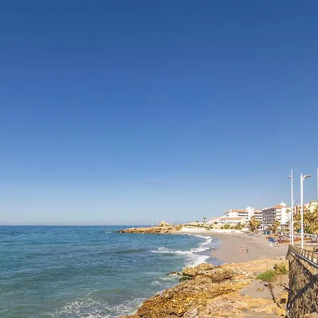 Amazing In With 3 Bedrooms, Wifi And Swimming Pool